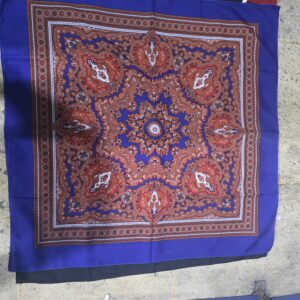 مانية عجمية ازرق