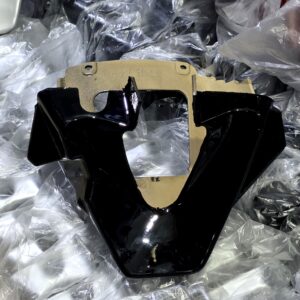 طيارة تحت المحرك اسود