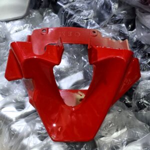 طيارة تحت المحرك احمر