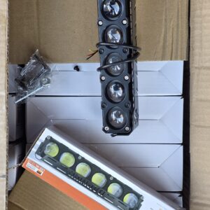 كشاف 6 عين حديد