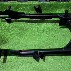 مشبك خلفي اسود بوتين